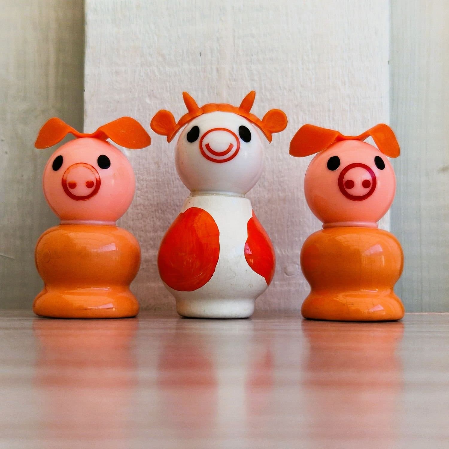 Vintage Fisher Price Wooden Little People Farm Animals – 2 Pigs 1 Cow