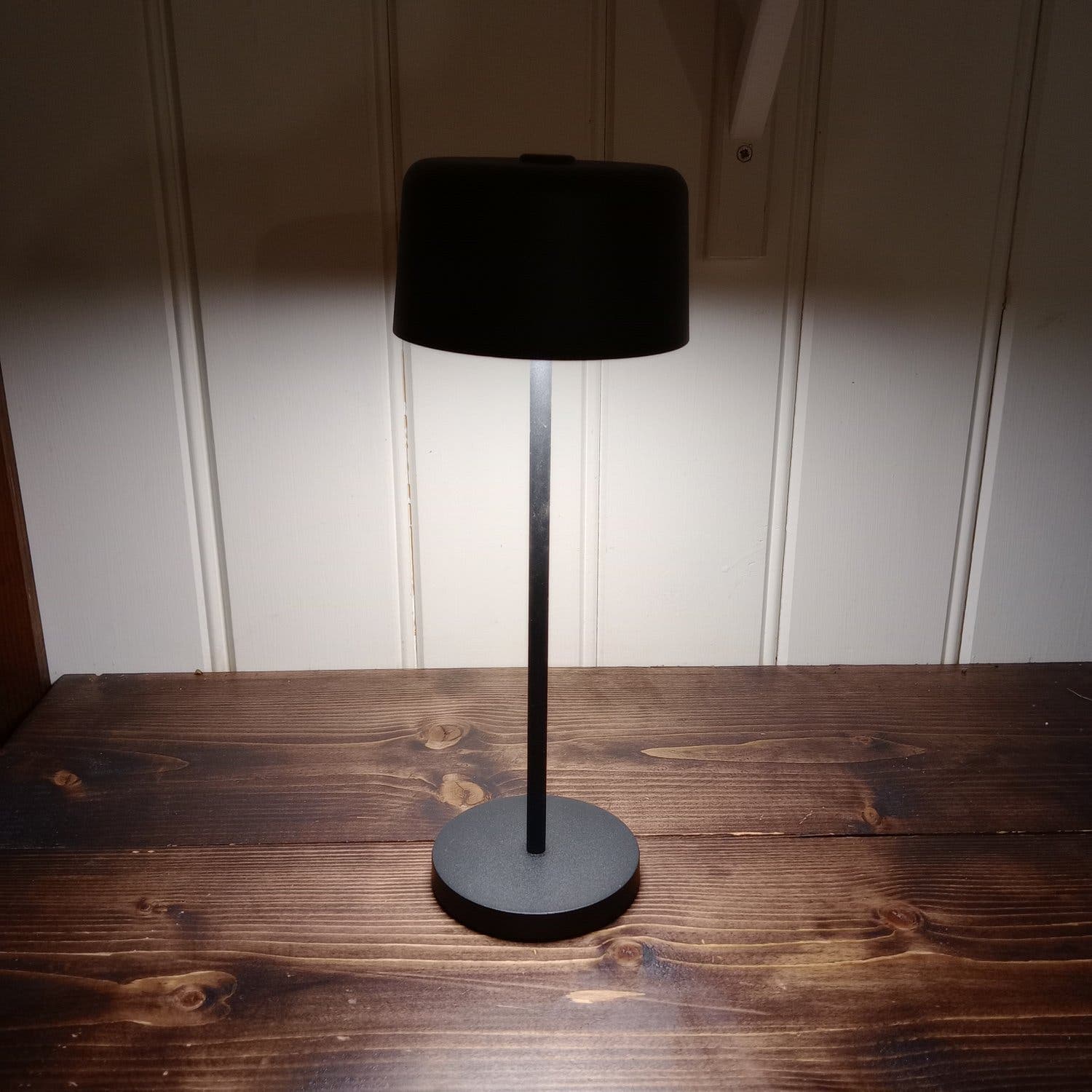 Laddbar bordslampa dimbar lampa