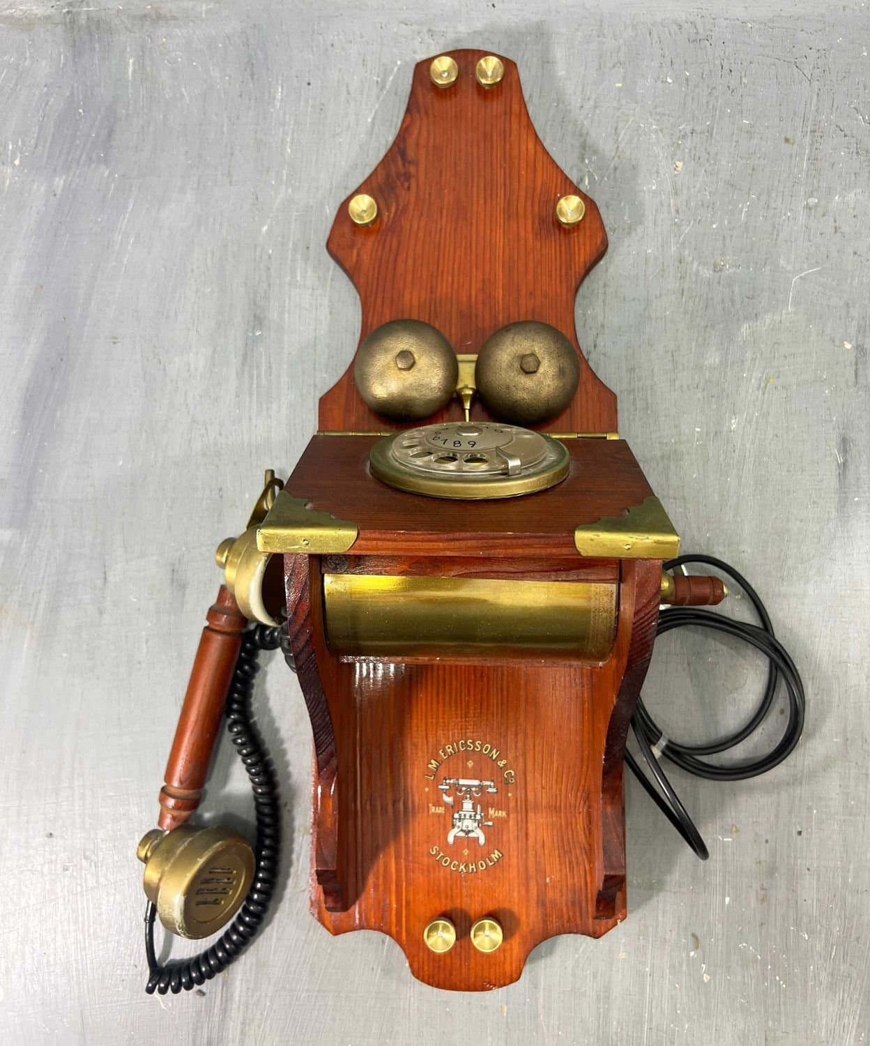 NYRENOVERAT VÄGGTELEFON TELEFON