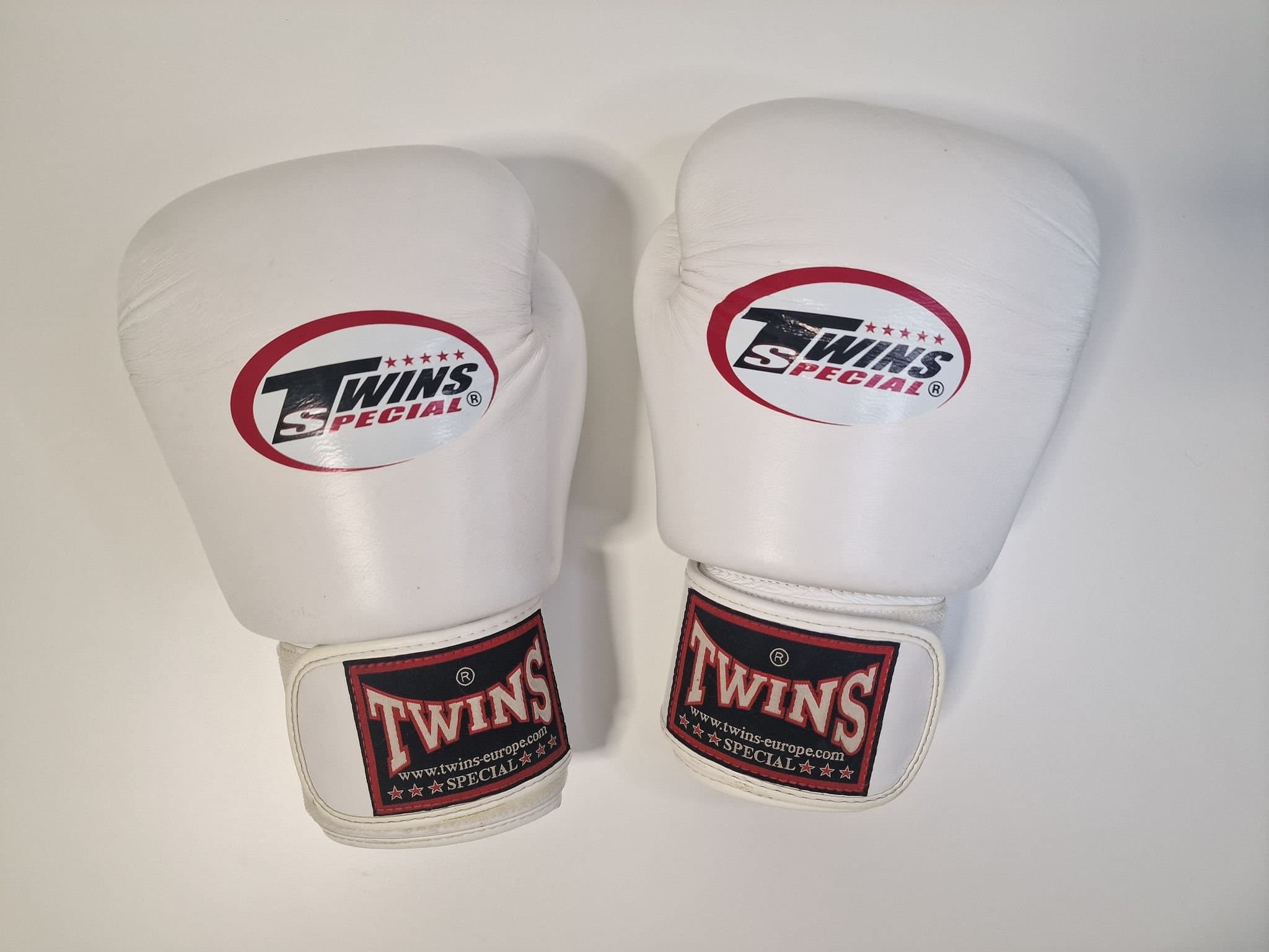 Twins Special Boxningshandskar 16 oz