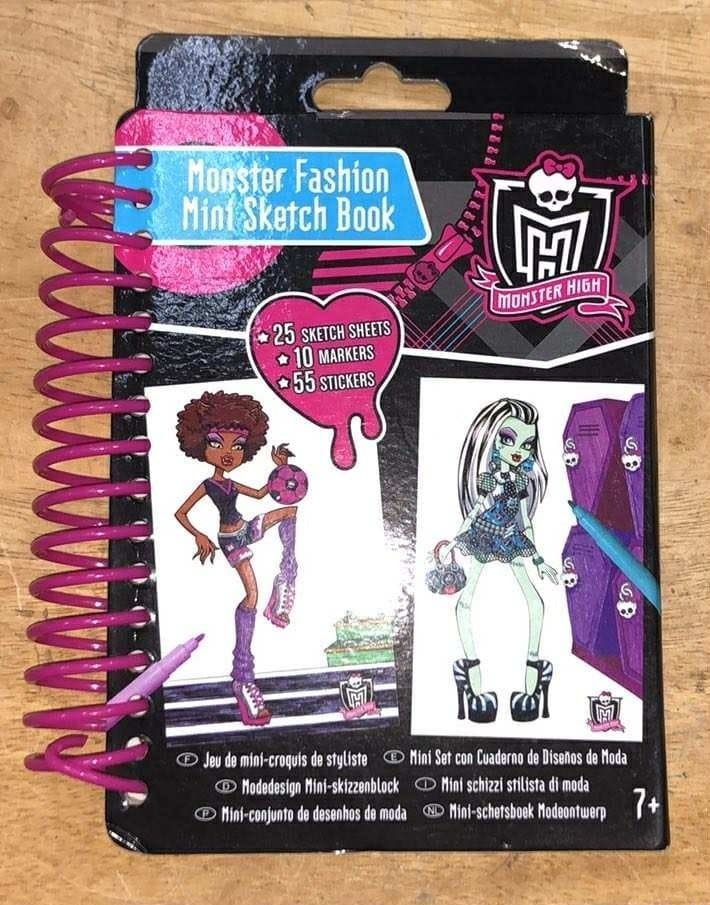 Monster High Monster Fashion Mini Sketch Book