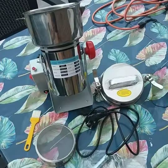 36000 rpm 50-300 mesh 800g svängtyp höghastighets elektrisk spannmålskvarn