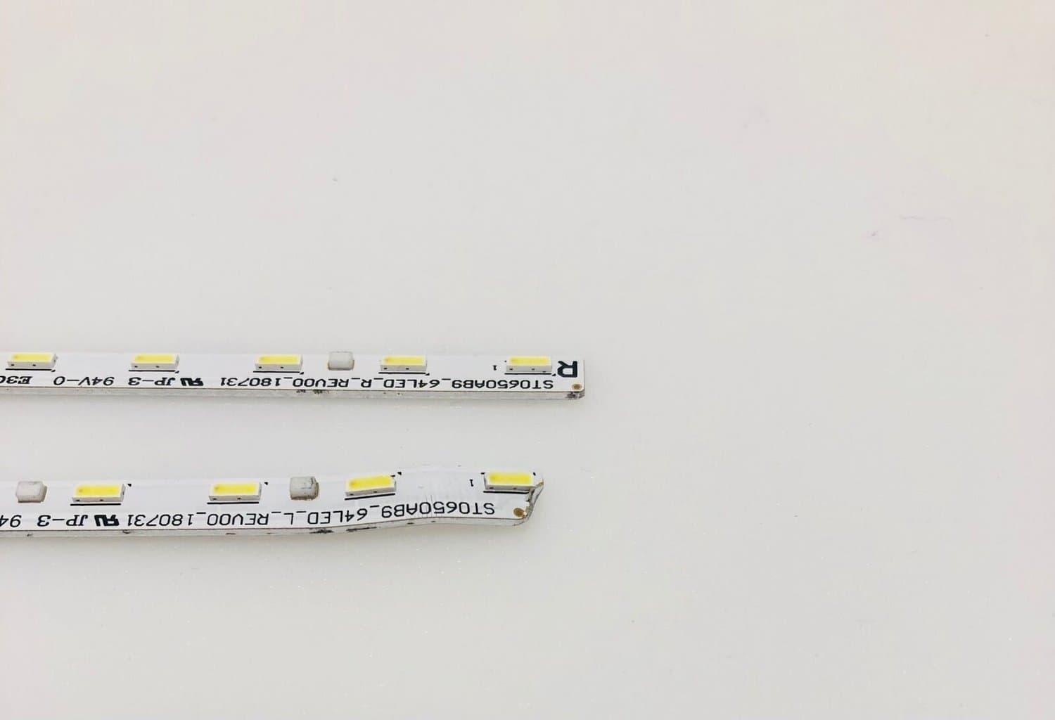 ST0650AB9_64LED_L_REV00_180731 ST0650AB9_64LED_R_REV00_180731 LED BAKGRUNDSBELYSNING - S