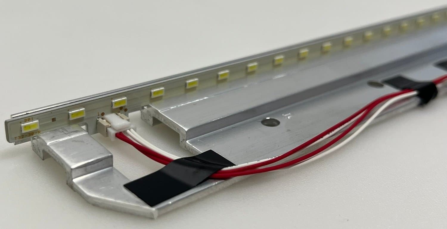 74.32T41.001-0-DX1 LED FÖR Sony KDL-32W706B