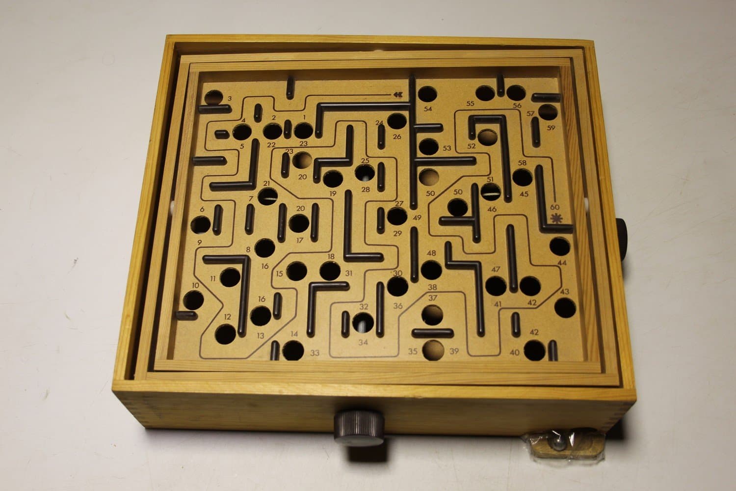 LABYRINTSPEL - BRIO - skicklighetsspel för alla åldrar!