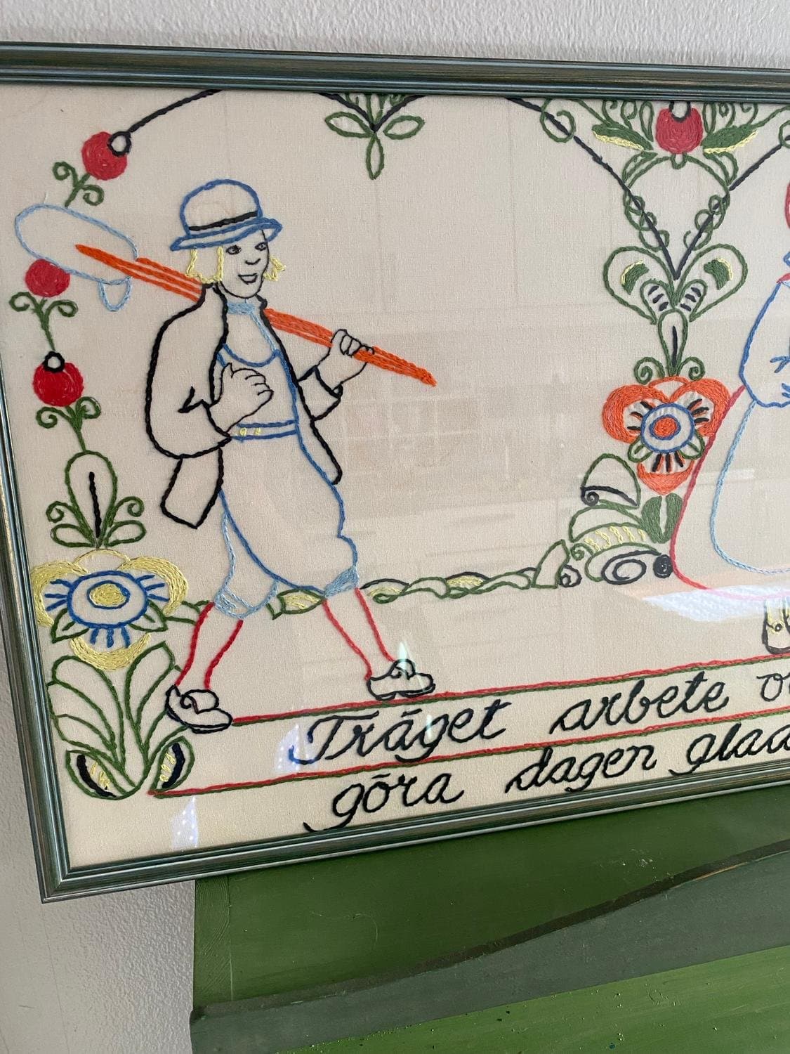 Tavla handbroderad retro grön ram tavelram