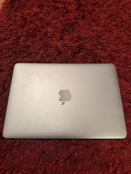 MacBook Air 13 tum säljes.