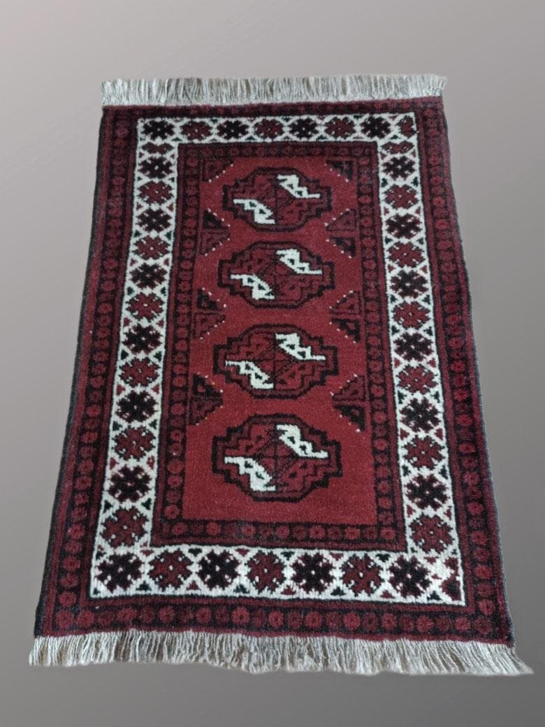 ÄKTA HANDKNUT ORIENTALISK DÖRRMATTAN