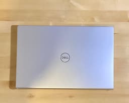 15 tum Dell-laptop. Ny april 2025. Kvitto och Garanti medföljer