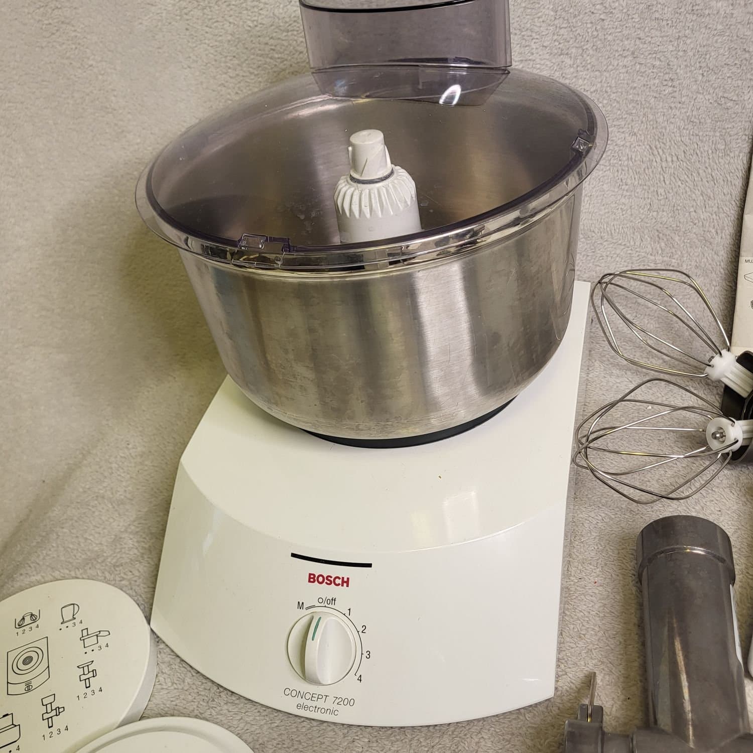 Bosch Concept 7200 Assistent Matberedare med Köttkvarn Köksmaskin Mum 7220