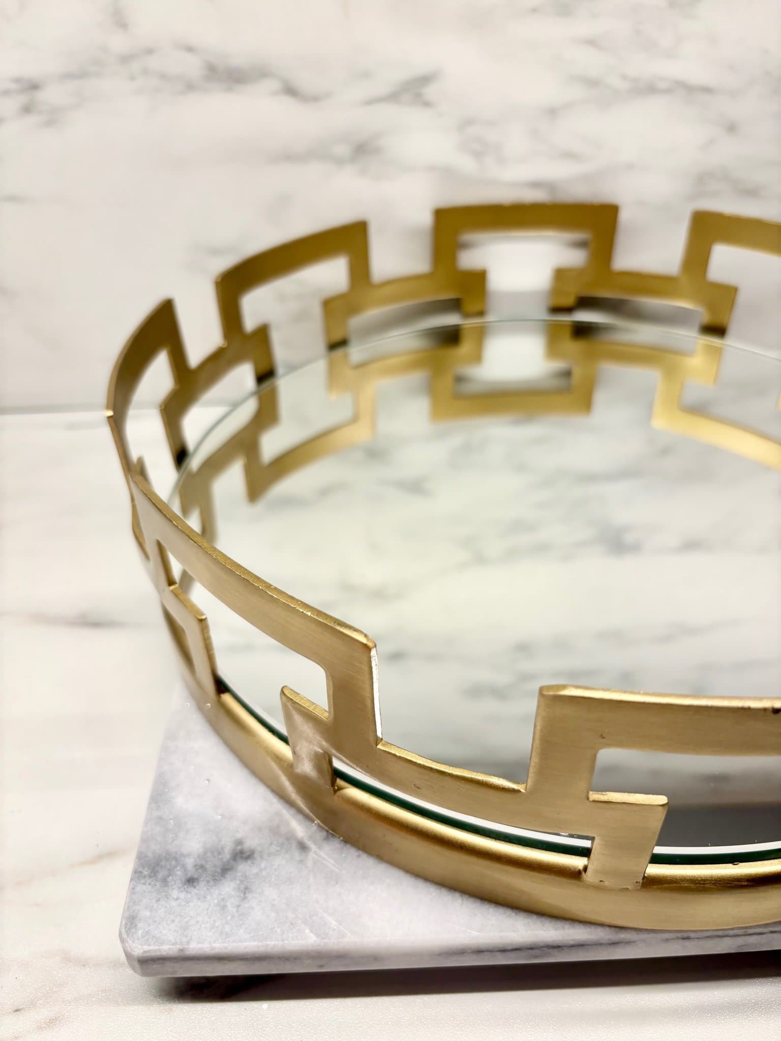 Dekorativ rund Spegelbricka ø31cm i Guld med spegelbotten