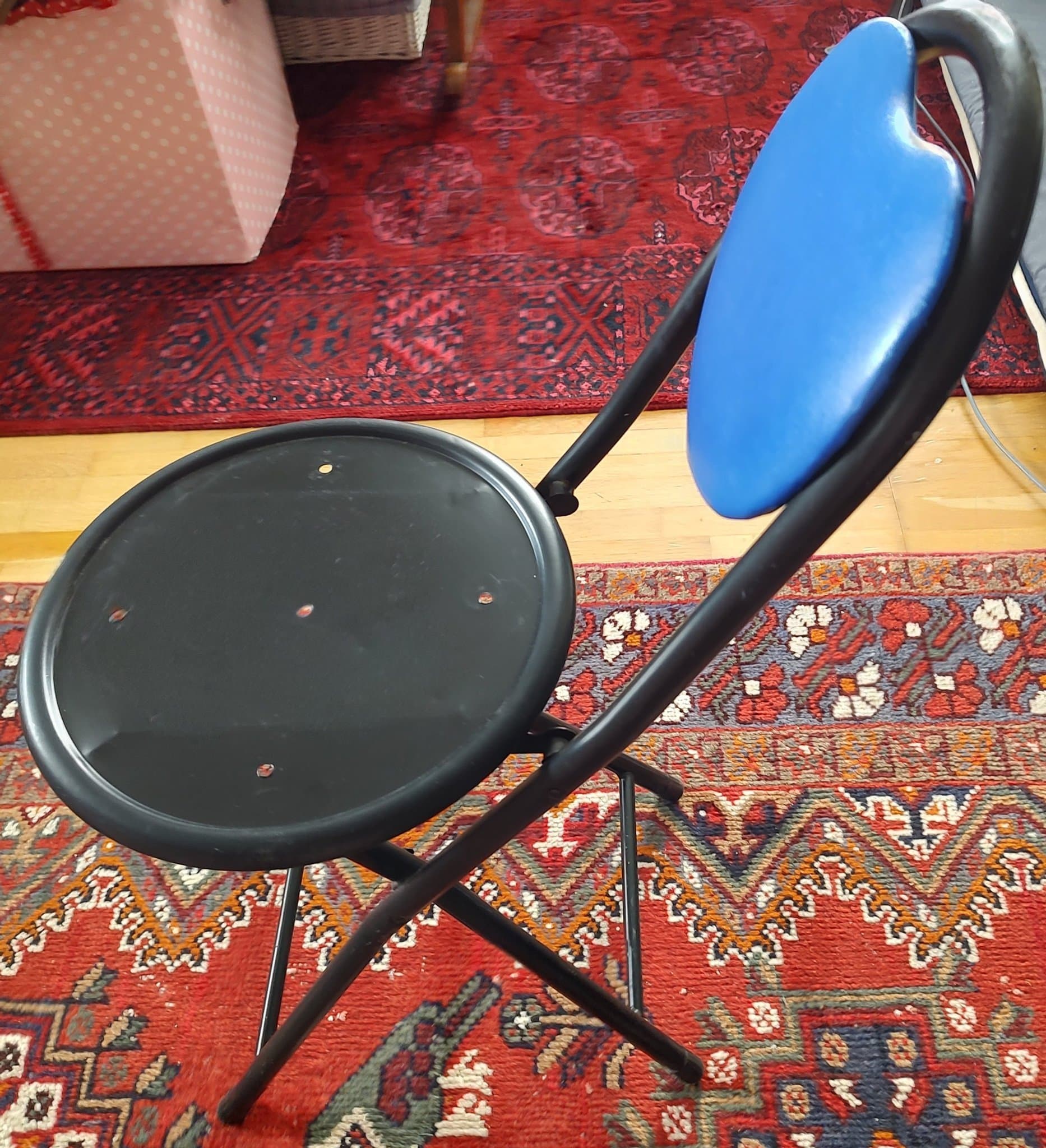 Fällbar stol i metall / hallstol / balkongstol