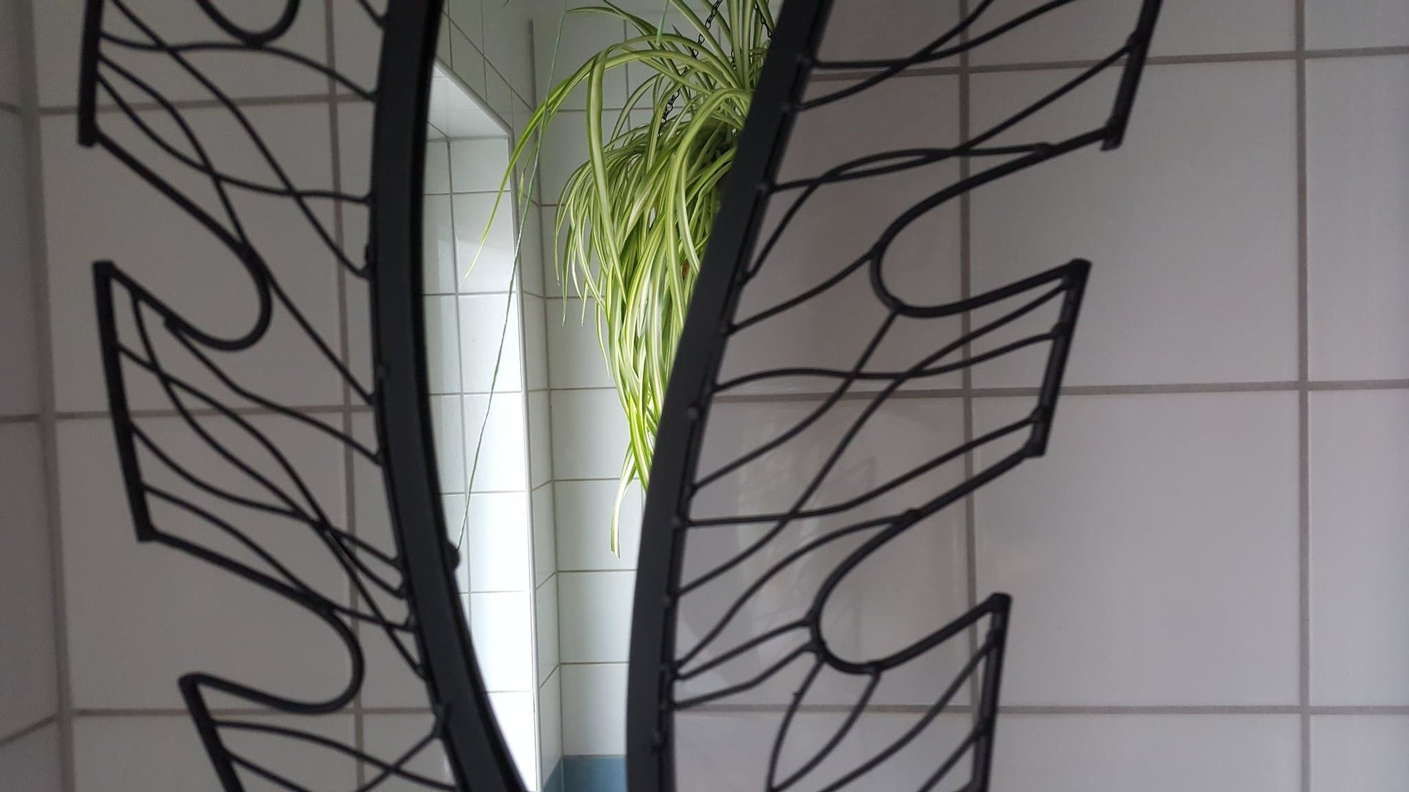 Dekorativ Spegel i Metall - ca 30 X 100 cm