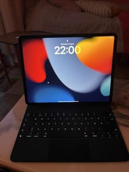 Apple iPad Pro 12,9 tum 128 GB & tangentbord.