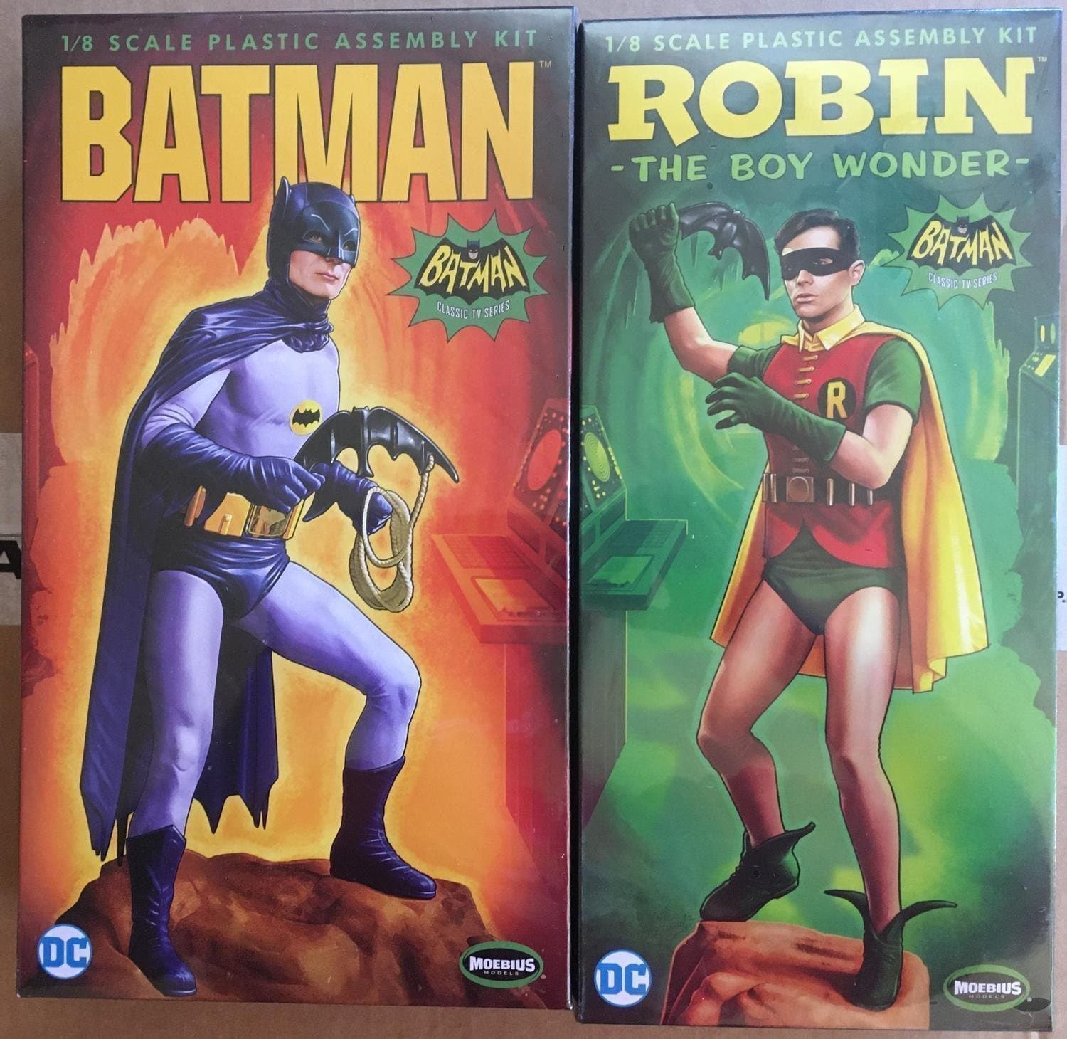 BATMAN TV SERIES FIGURES BATMAN & ROBIN 1/8 MOEBIUS OÖPPNAD