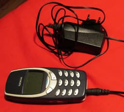 MOBILTELEFON NOKIA 3310 MED LADDARE