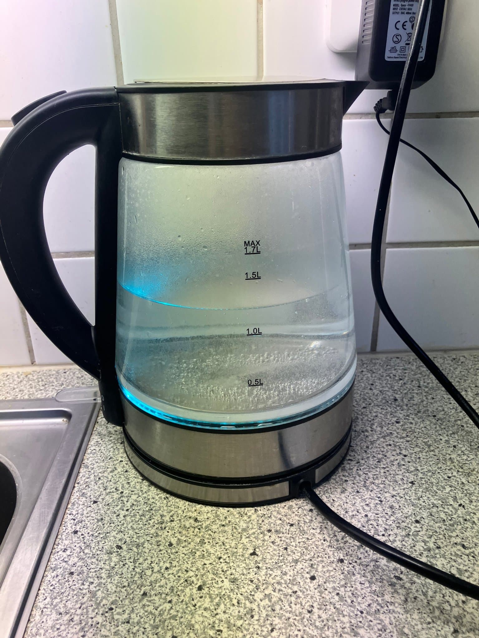 Andersson * Vattenkokare * 1,7 liters * ändrar färg efter vattentemperaturen