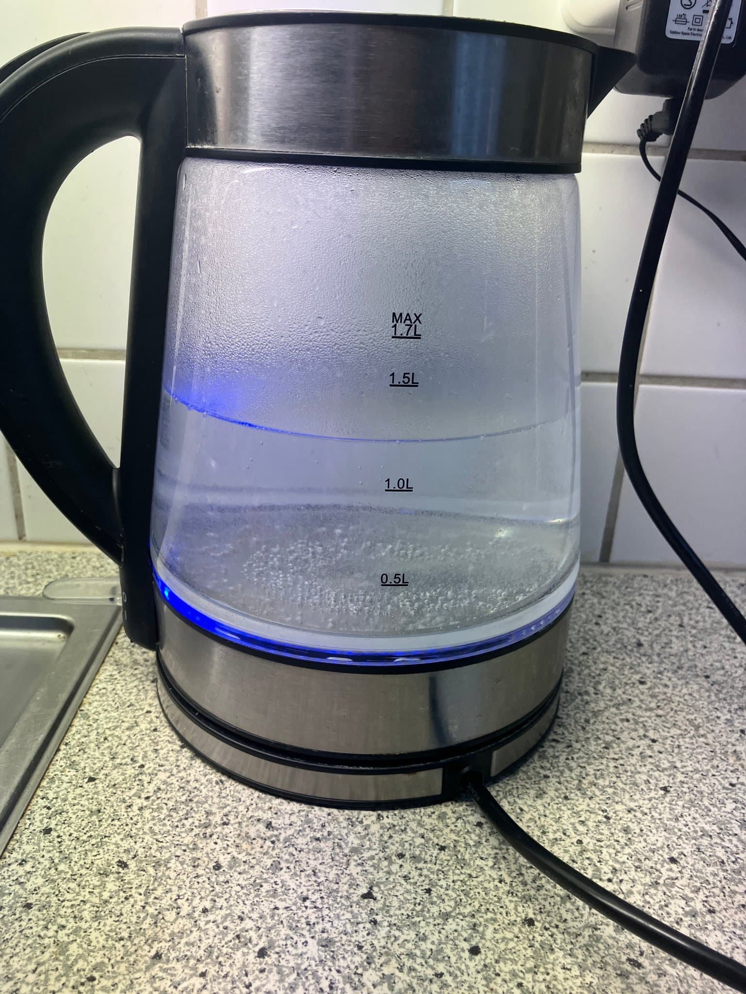 Andersson * Vattenkokare * 1,7 liters * ändrar färg efter vattentemperaturen