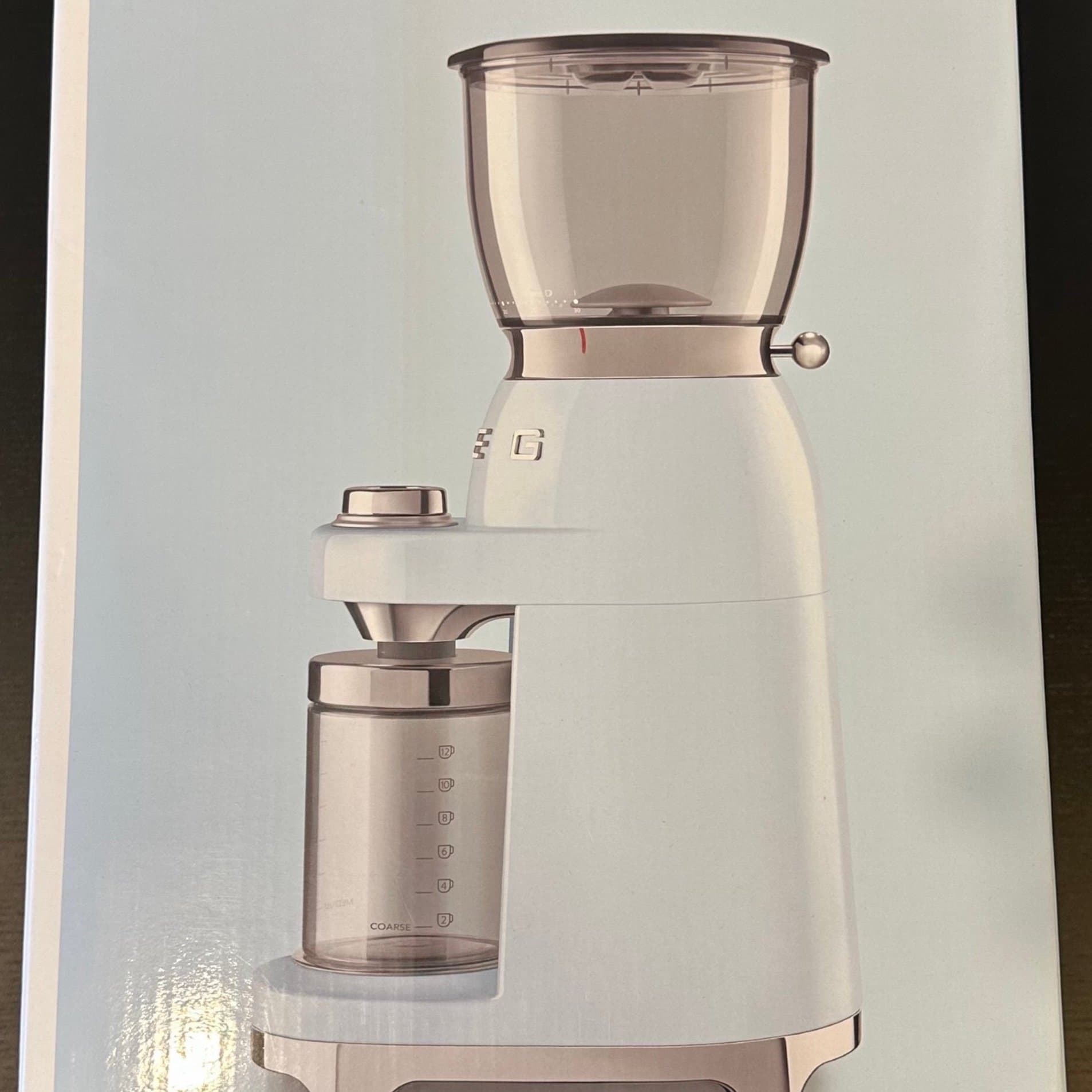 Helt ny Smeg kaffekvarn i färgen svart högblank (Nypris 2795)