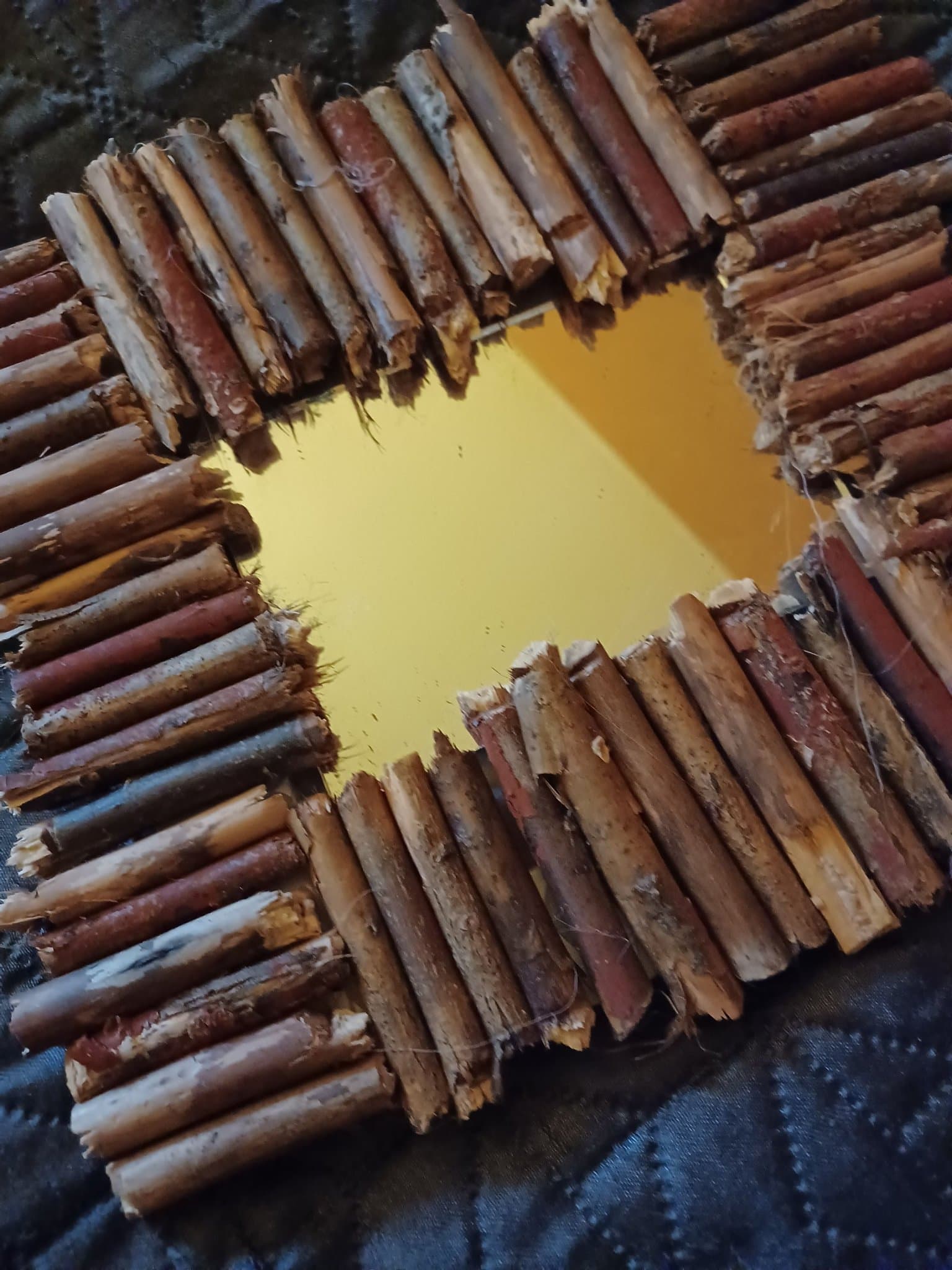 Dekorativ Spegel med Trädetaljer