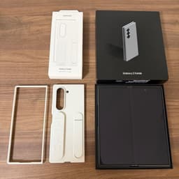 Samsung Galaxy Z Fold 6 - 256 GB med originalkartong + fodral