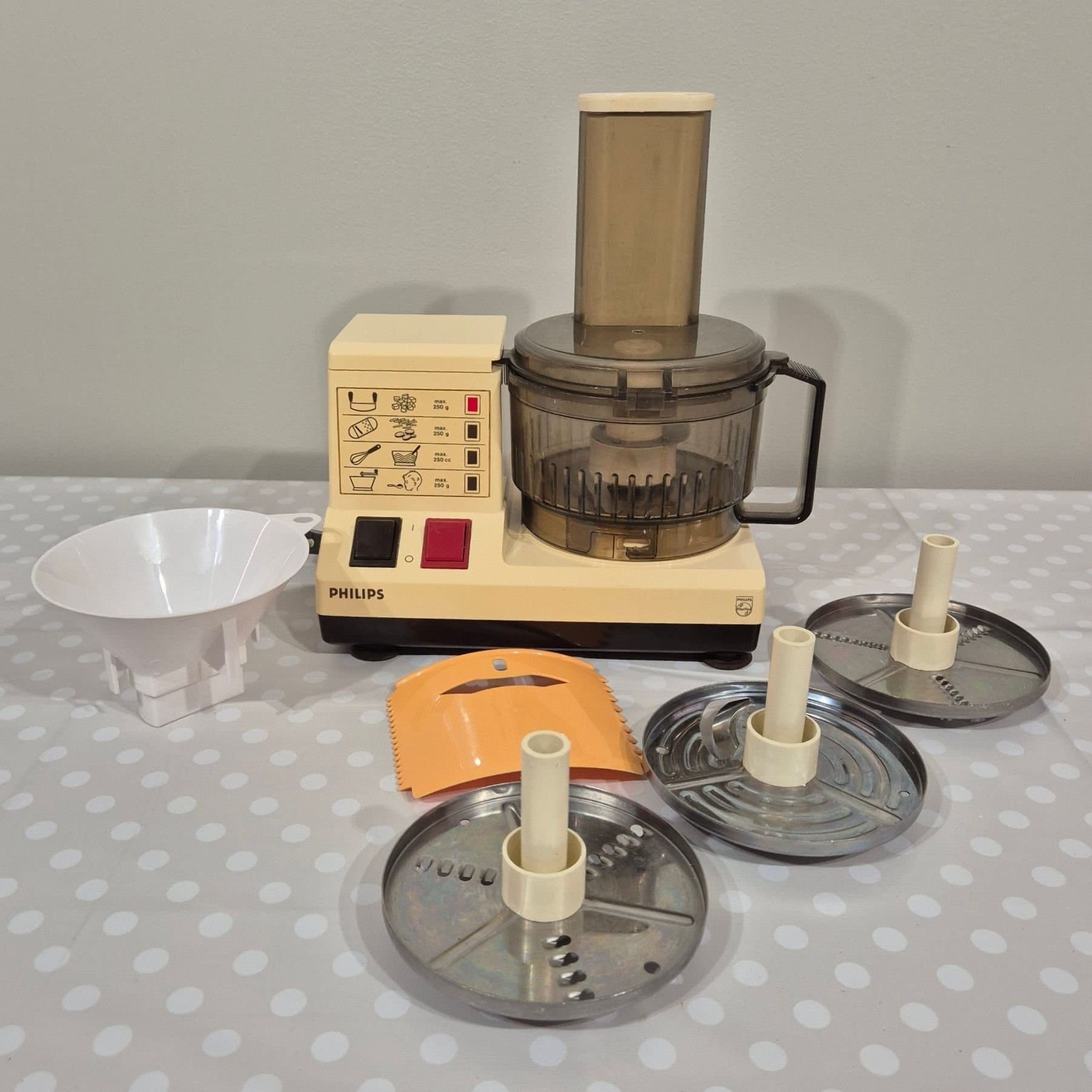 Philips Köksmästaren - Komplett Matberedare / Köksassistent / HR 2373/B - Retro