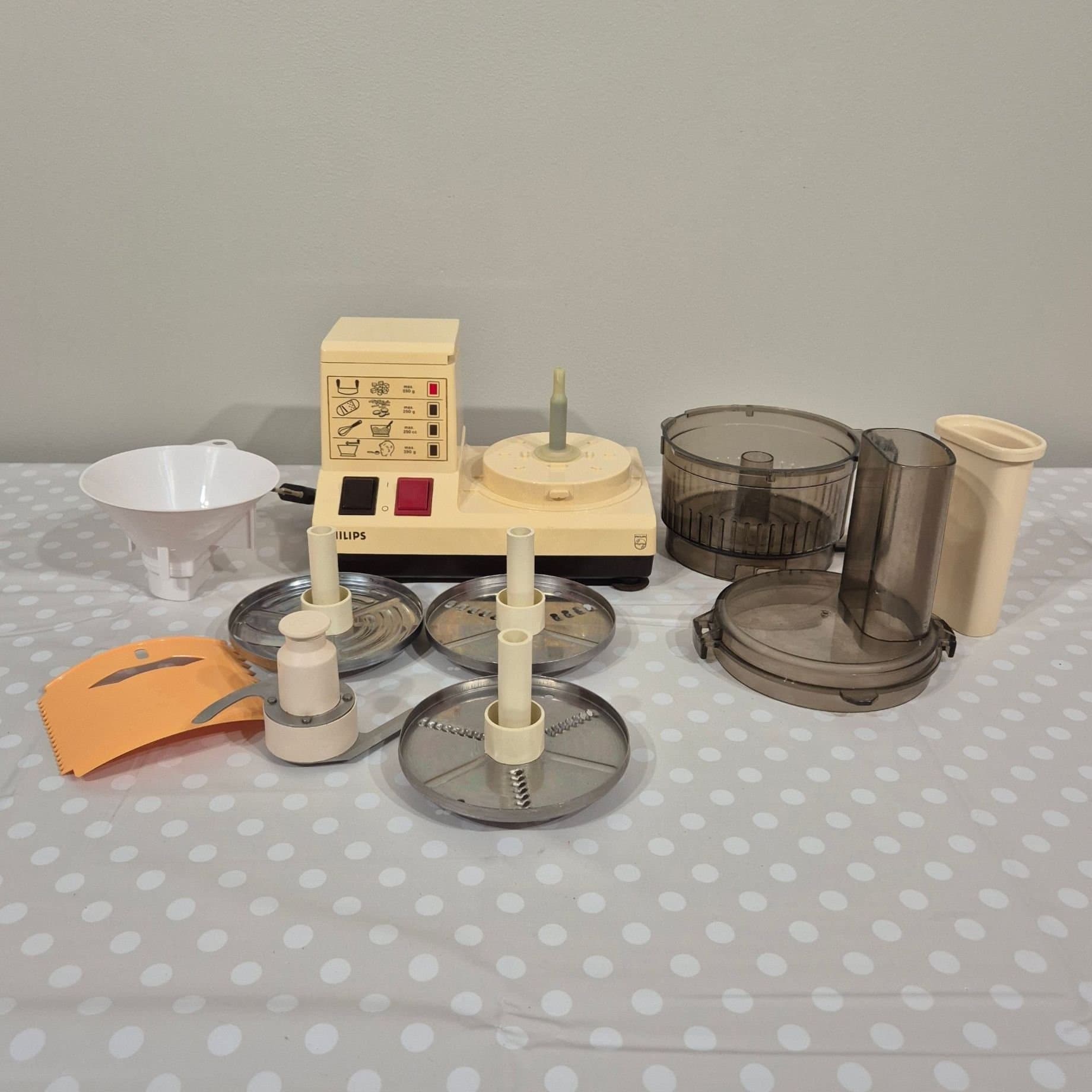 Philips Köksmästaren - Komplett Matberedare / Köksassistent / HR 2373/B - Retro