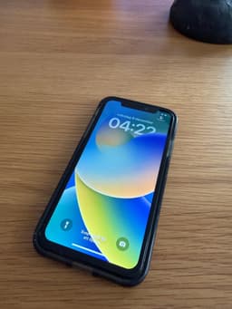 iPhone X – 64GB – Fungerar bra – Spräckt baksida