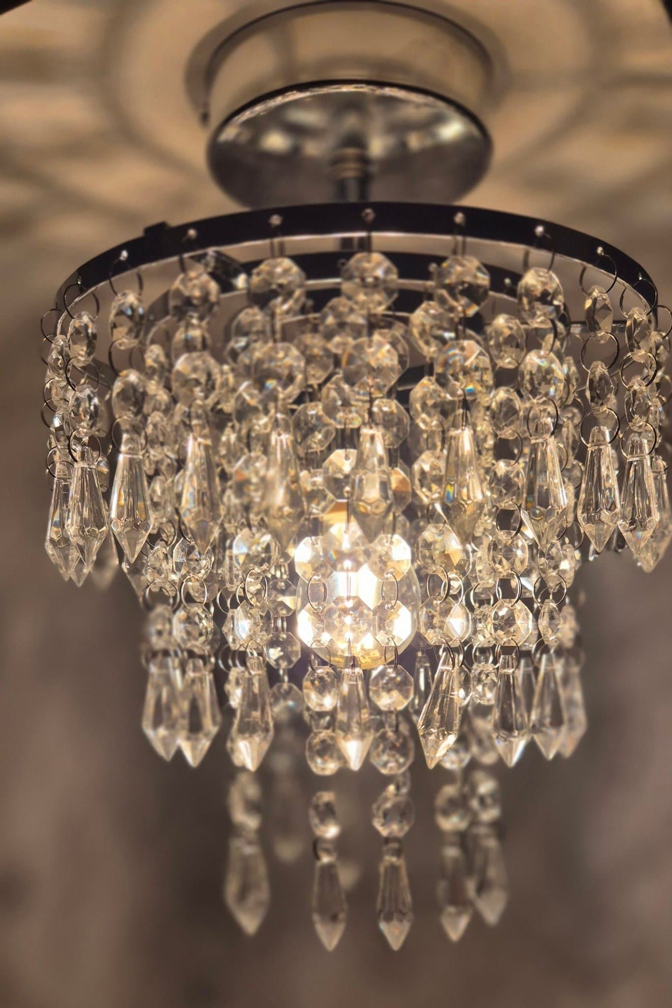 Modern kristallkrona – Lyxig taklampa för ett glamoröst hem