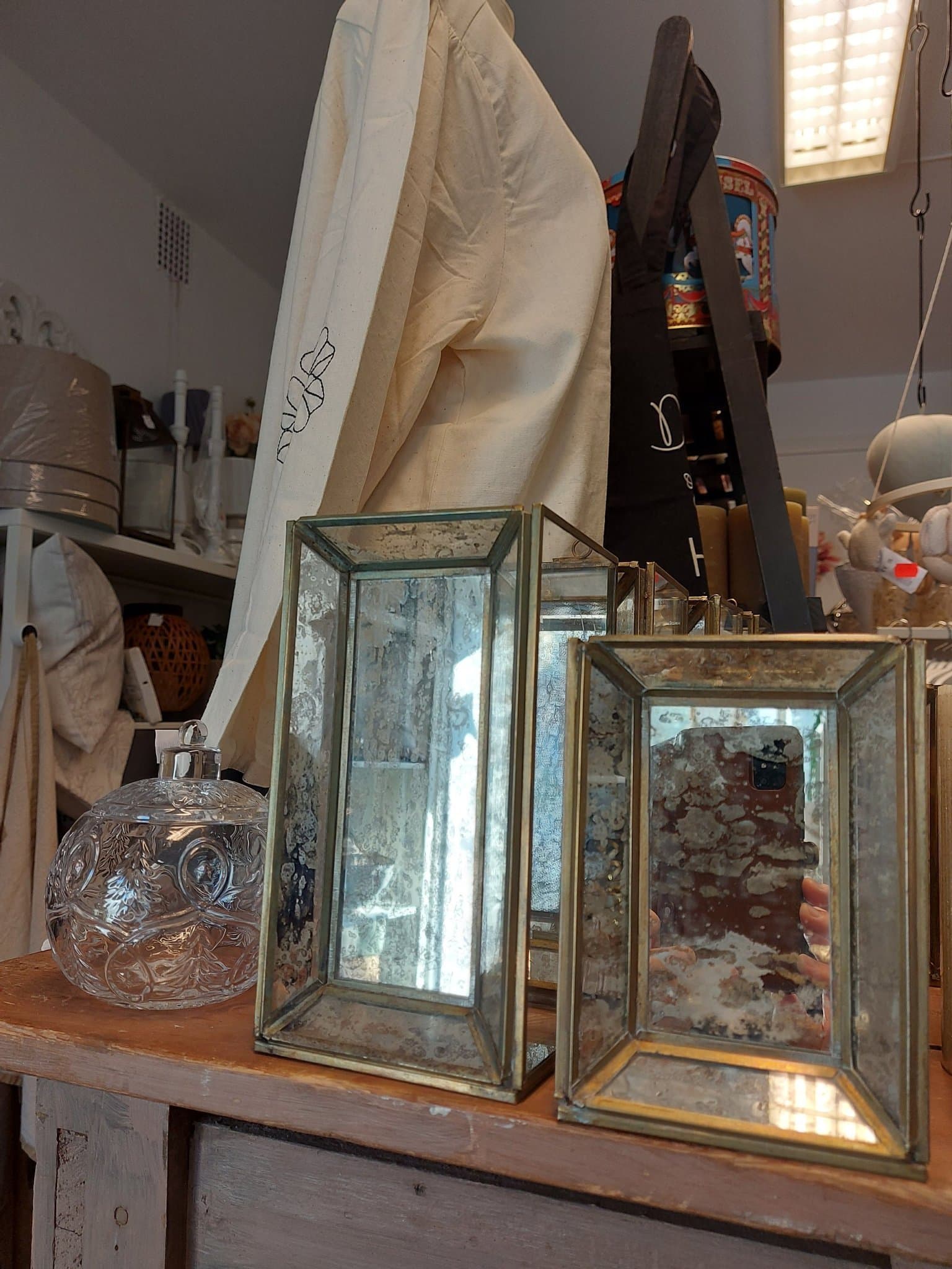 2st Dekorativa Speglar ljuslyktor för vägg eller ståendes