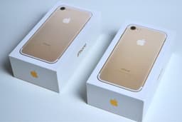 2st iPhone 7 Gold /Sprucken Glas