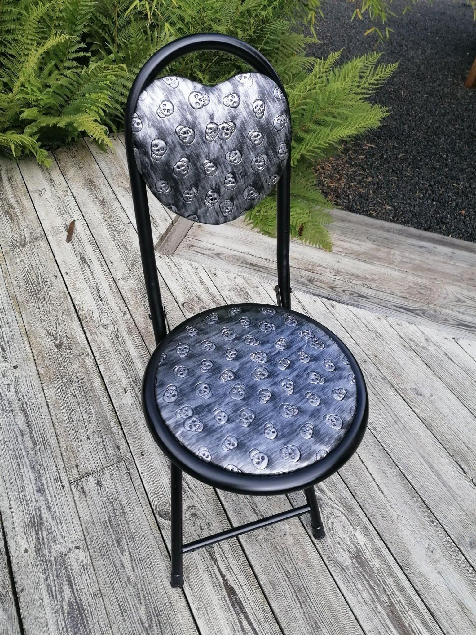 Cool Stol med Döskallar