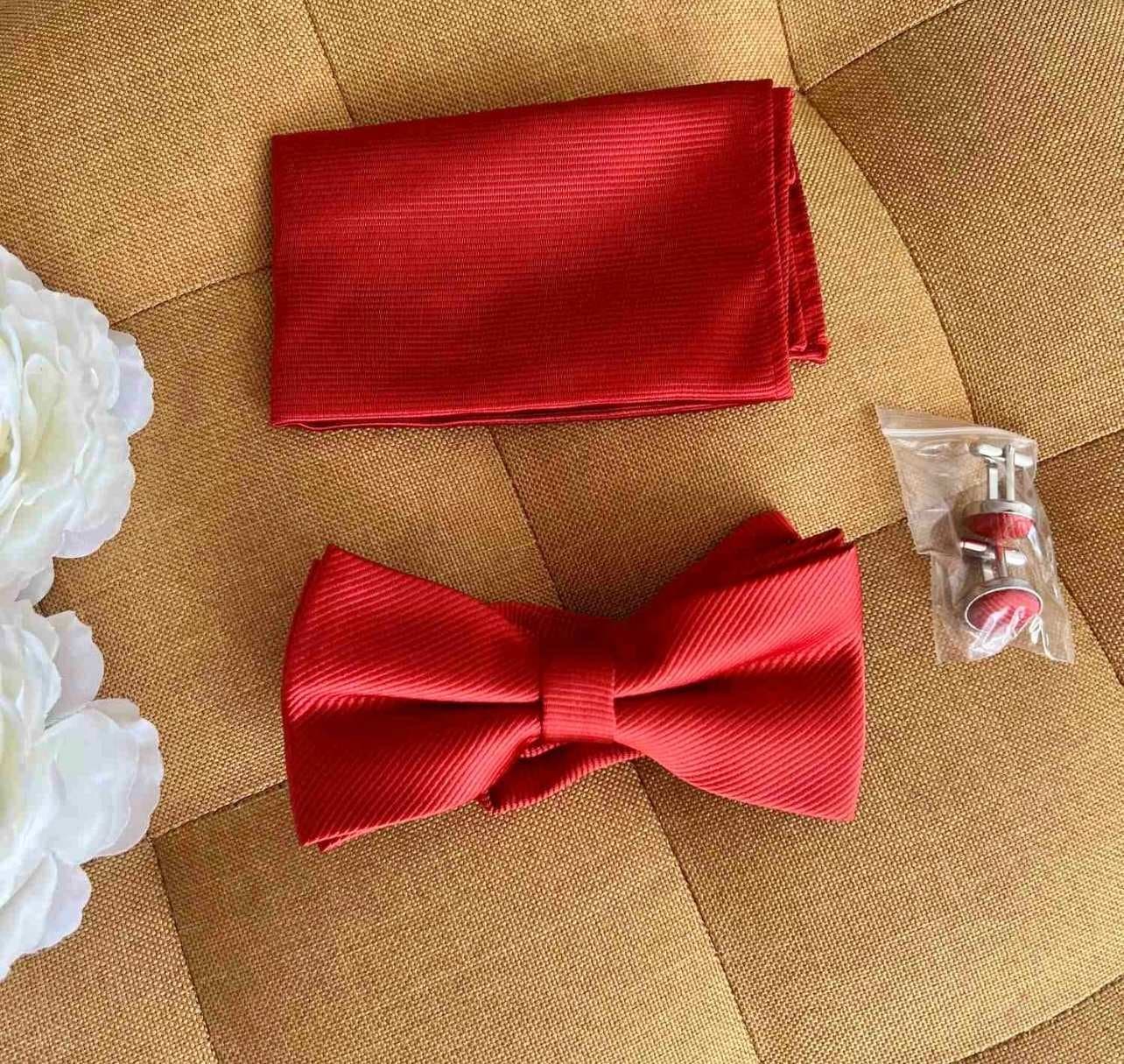 Rött set- Fluga,Näsduk & manchettknappar.