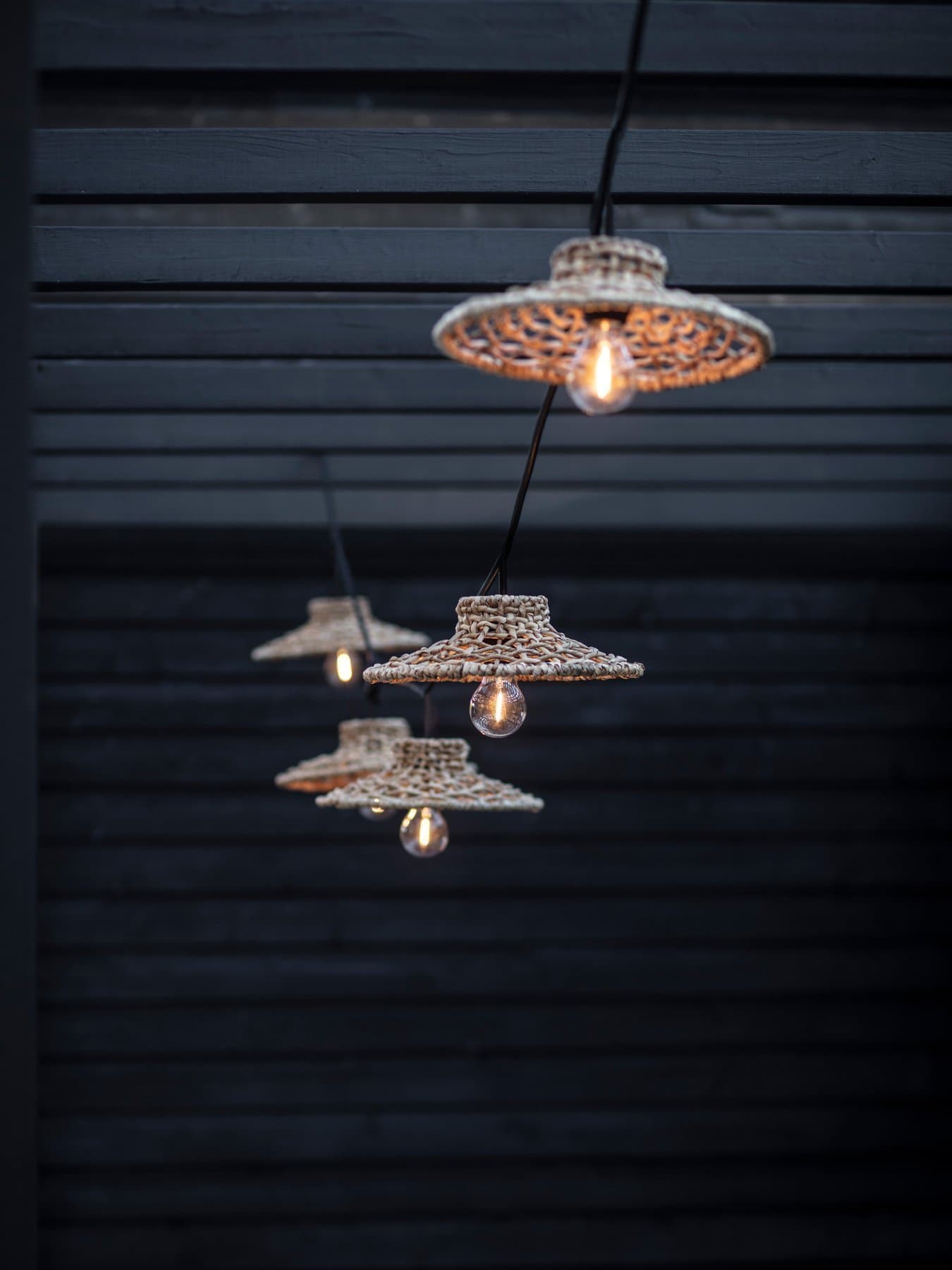 PR Home Ljusslinga med Lampskärmar