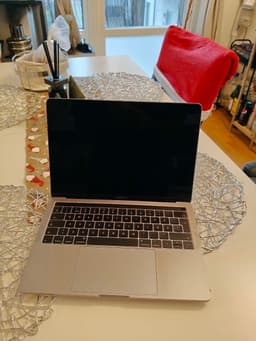 MacBook Pro 13” Touch Bar