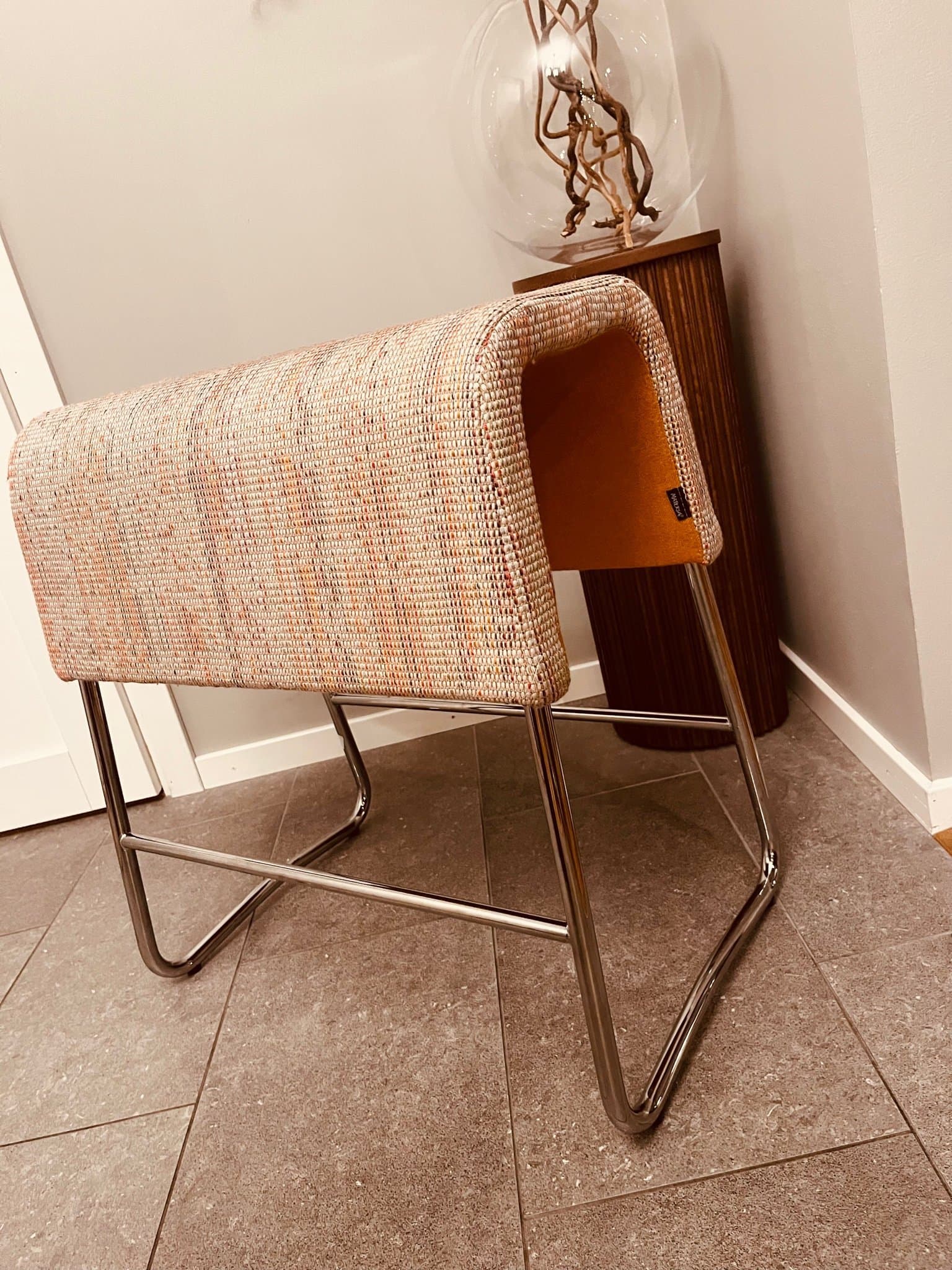 Materia design Sandin & Bülow. Pall ”Plint” butikspris 6.330 kr