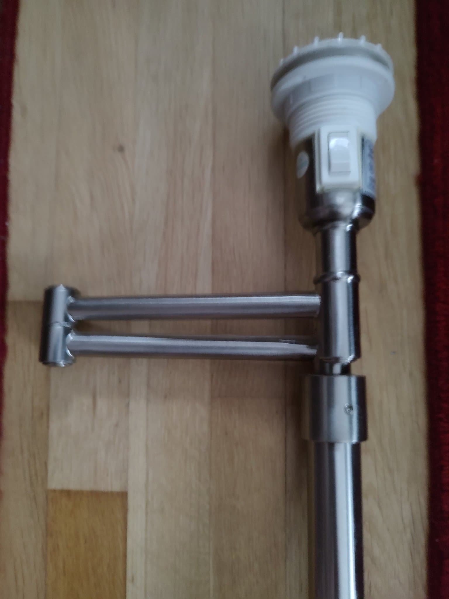 Golvlampa i metall från Ikea