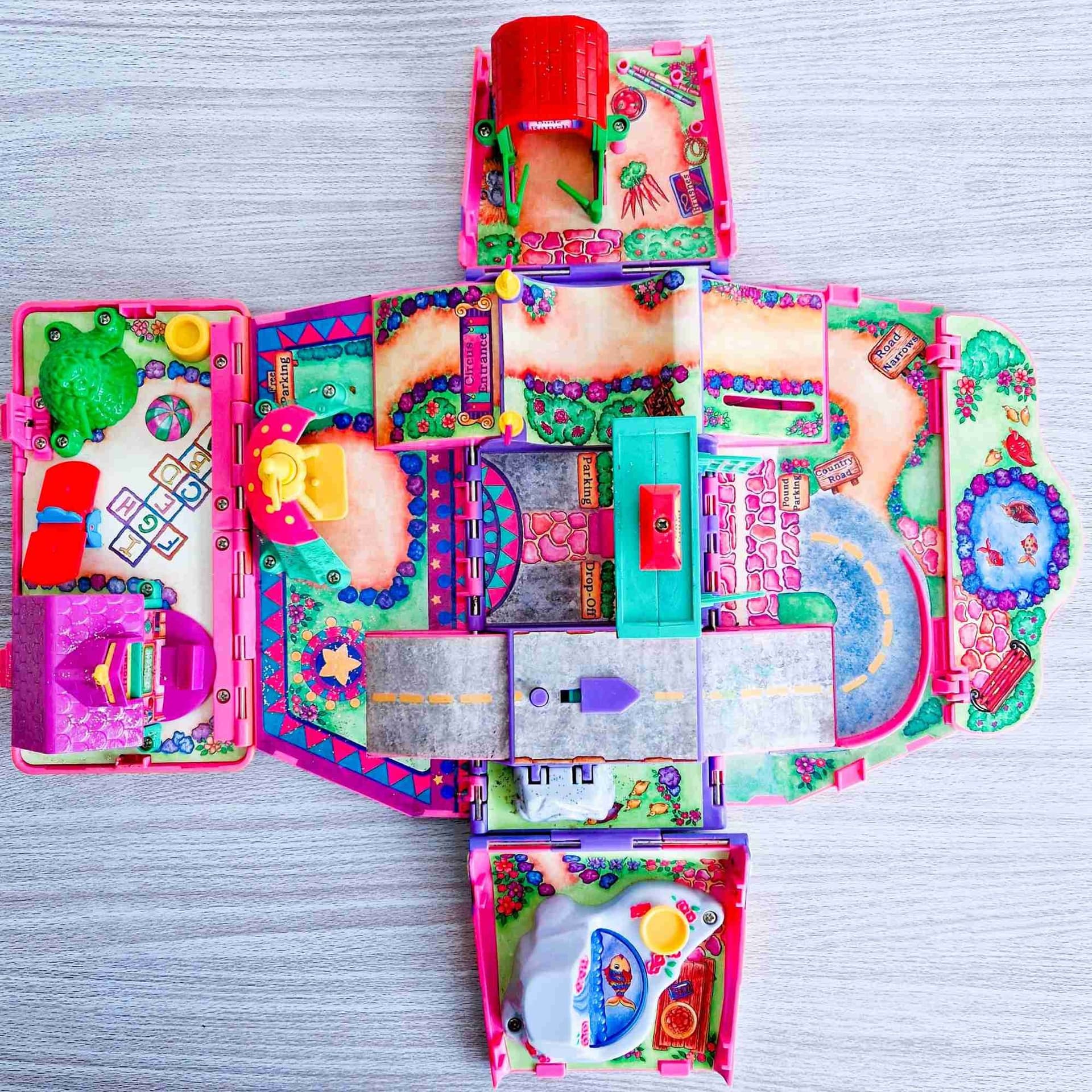 Pound Puppies City Pound Circus Van Playset 1995 Pink Purple Fold Out