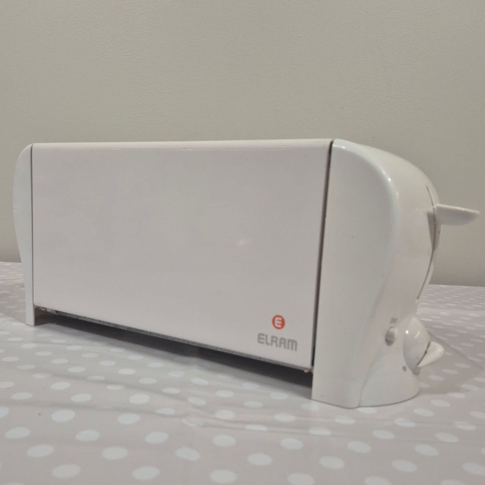 Elram 4-Fack Brödrost TR-1103 - Roaster / Toaster - Retro - Julklappstips