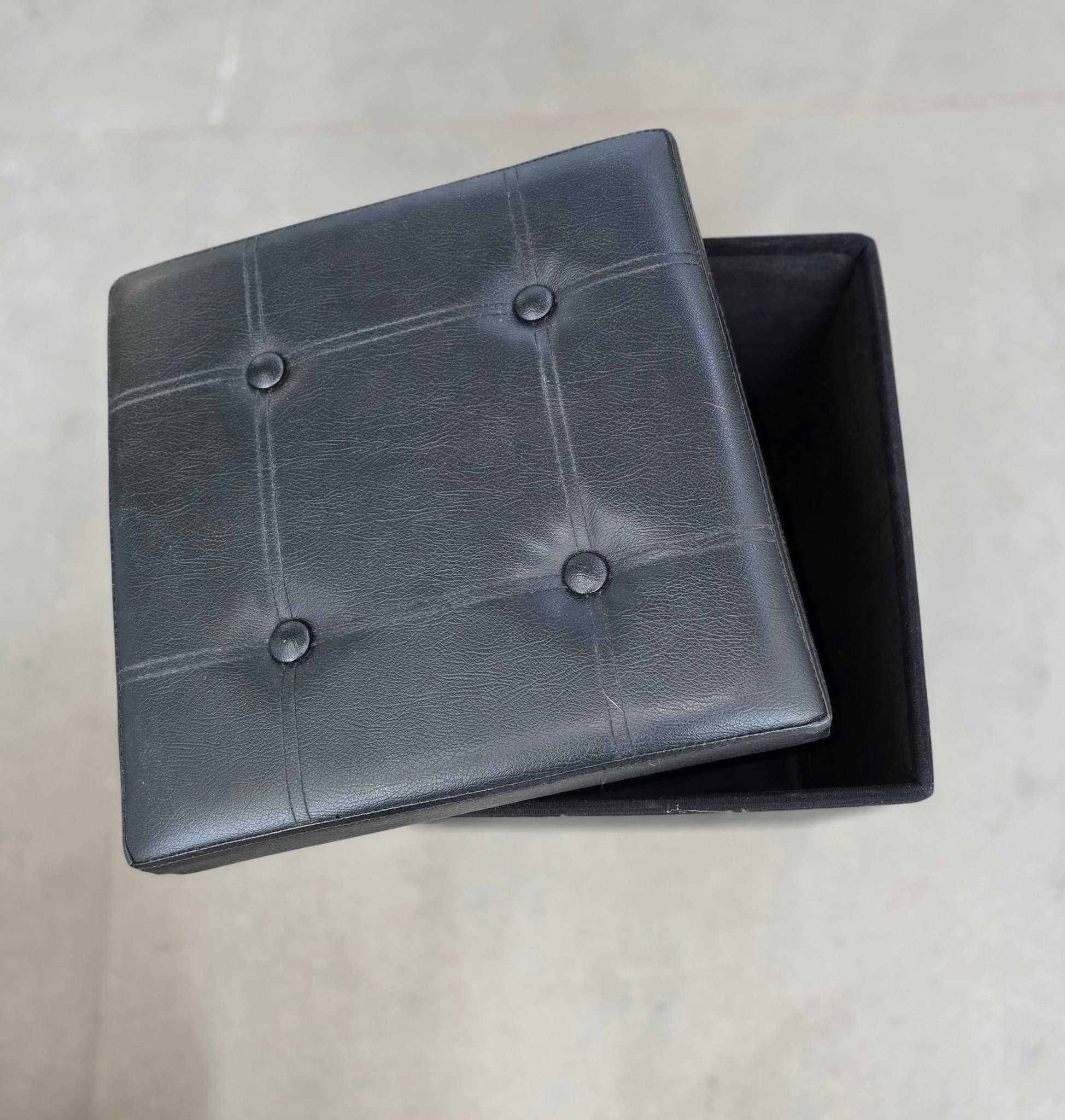 Förvaringspall svart ~ höjden 40 cm Bredd 40×40 cm