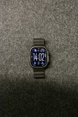 Apple Watch Ultra 2 49mm GPS + Cellular Black Titanium med Milanese Loop