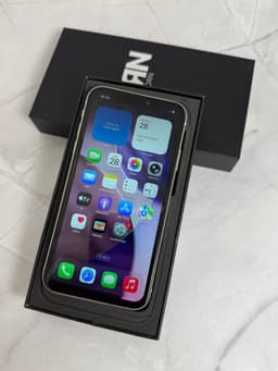 iPhone 11 vit - nytt batteri - ny skärm