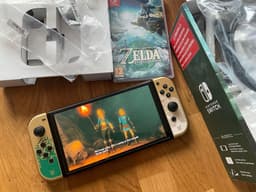 Nintendo Switch OLED - The Legend of Zelda: Tears of the Kingdom Edition