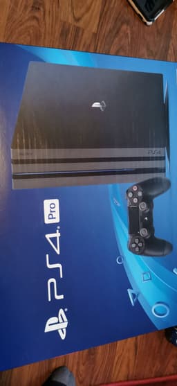 Playstation 4 Pro 1TB + kontroller