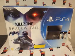Playstation 4 (500 GB) i Kartong (BEG) + 1 spel