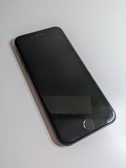 iPhone 7 - 32 GB, Fin Skärm/Kant/Baksida, Nytt Batteri - Medföljande Glas/Fodral