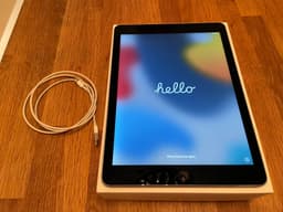 iPad Air A1566 med laddare