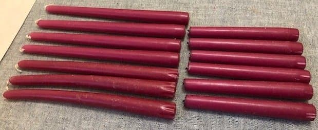 Äldre Vinröda Stearinljus 7 st ca 24 cm + 6 st ca 15 cm som brunnit en del