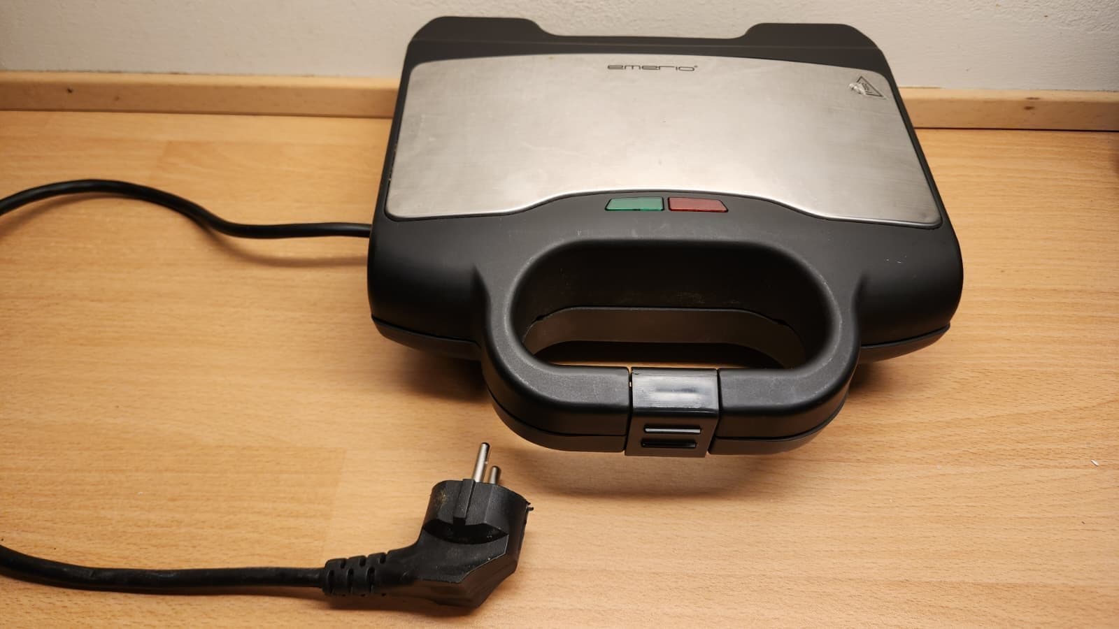 Emerio Smörgåsgrill för 2 stora mackor (700W)