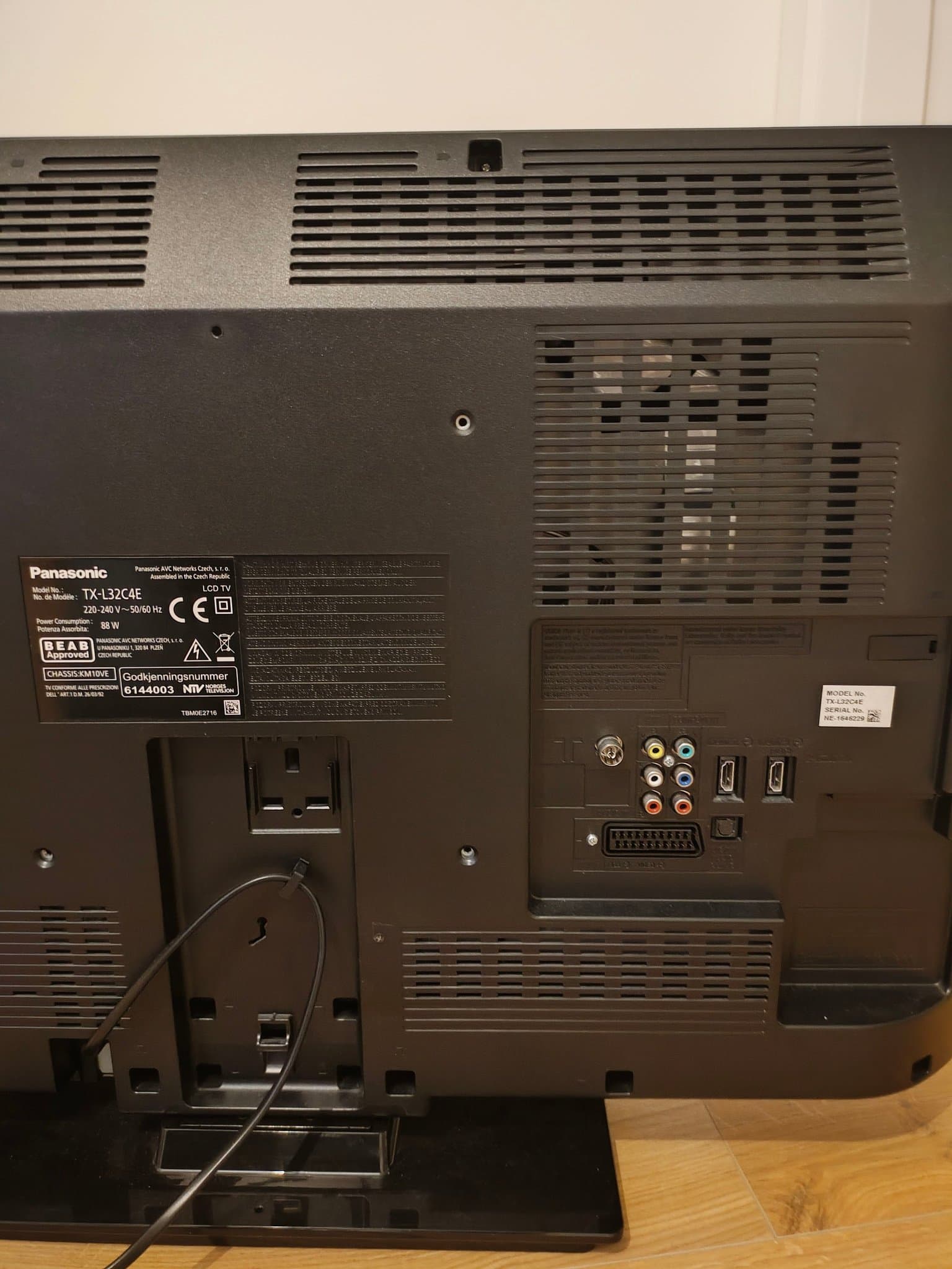 Panasonic TX-L32C4E LCD TV 40 tum